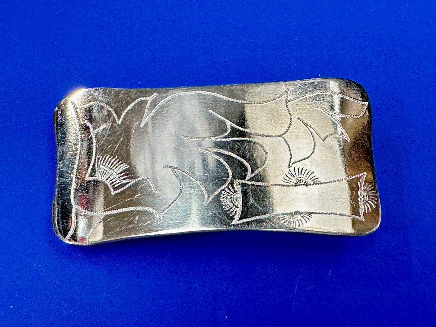 Unique Silver tone Flowing Flower Theme? belt buckle w/ blnak banner to engrave