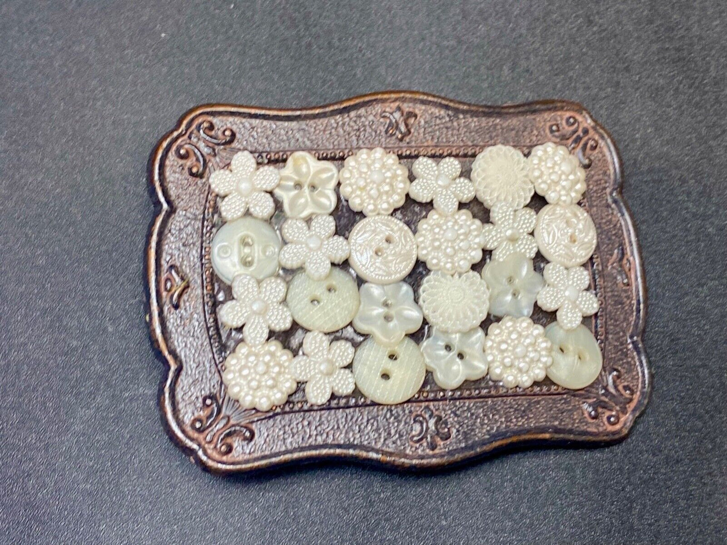 Artisan? Cute Button Steampunk Style Western Framed Belt Buckle