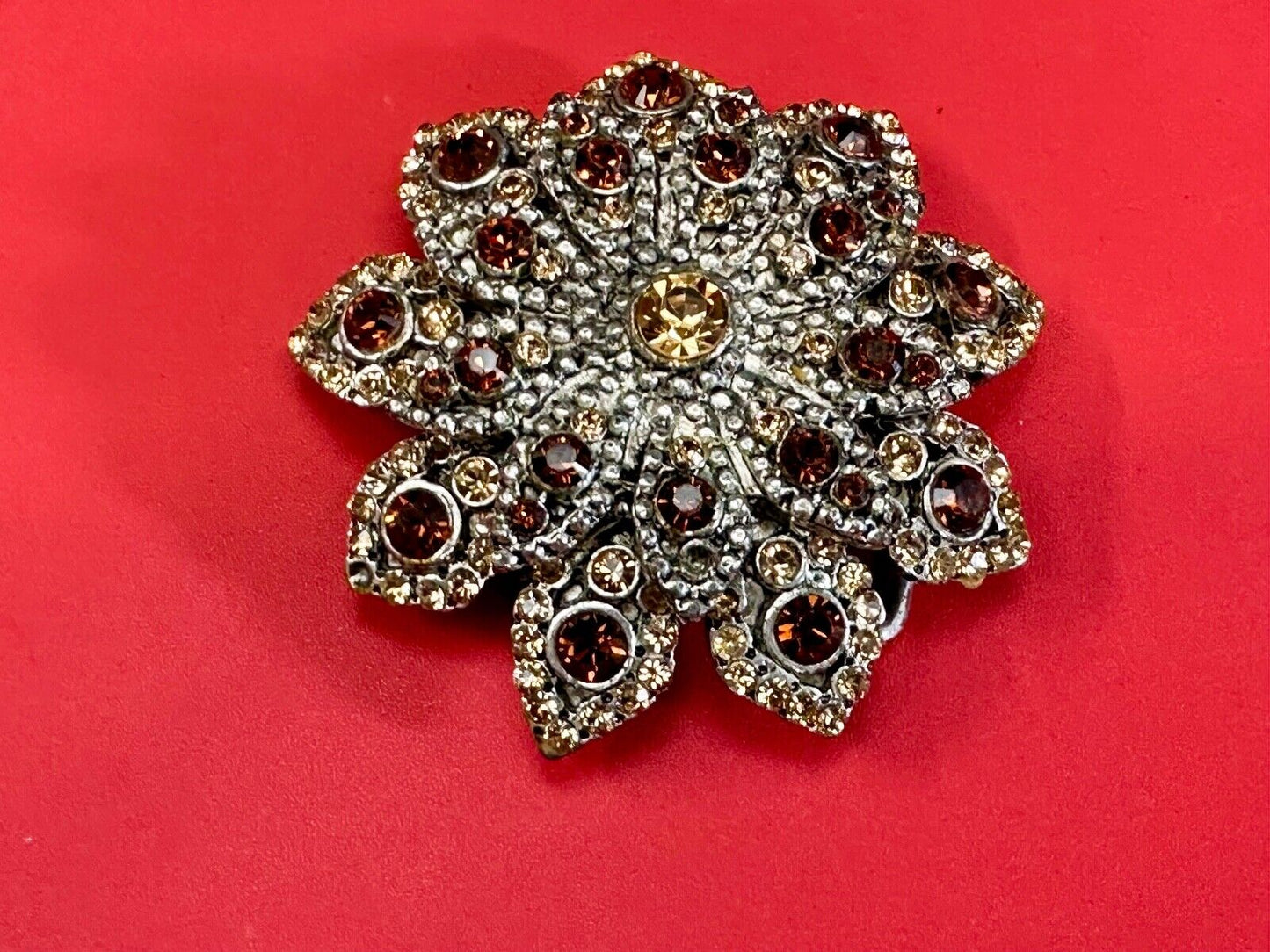 Beautiful rhinestone accented star shaped ornate belt buckle - missing stone