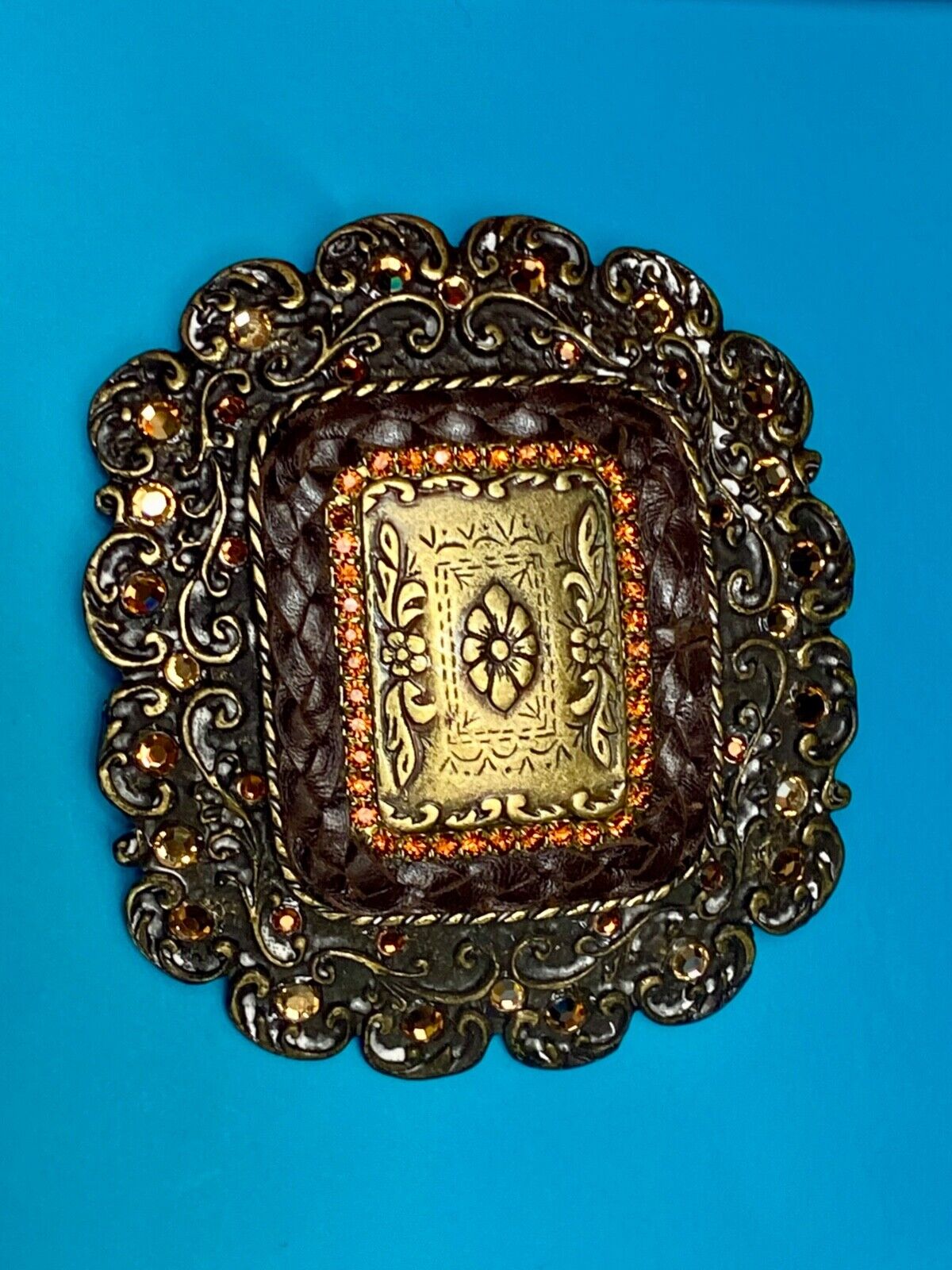 Beautiful leather & rhinestone accented Mesh center India inspired belt buckle