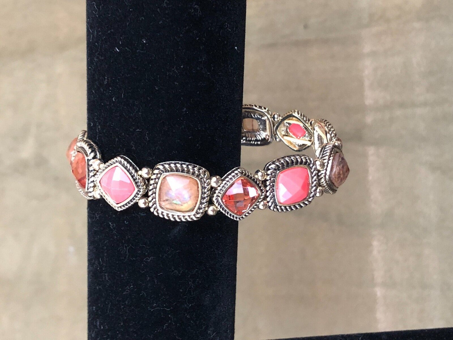 Vintage Antique, - NAPIER RED's ACRYLIC STONES STRETCH BANGLE BRACELET