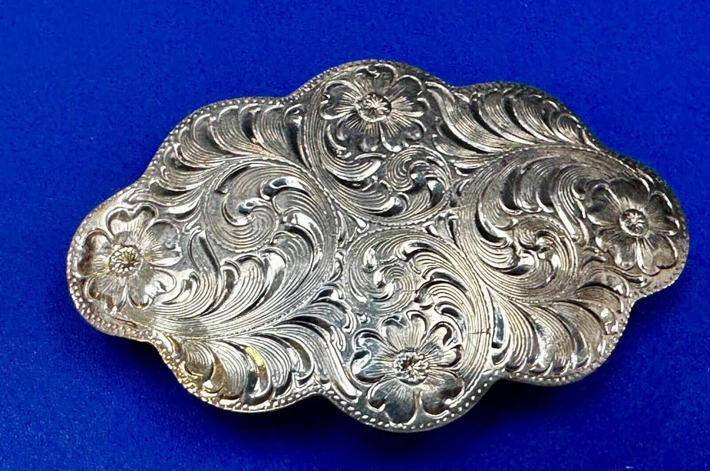 Beautiful Unique Shaped Cutout Flower Swirl Silver Tone Women Belt Buckle