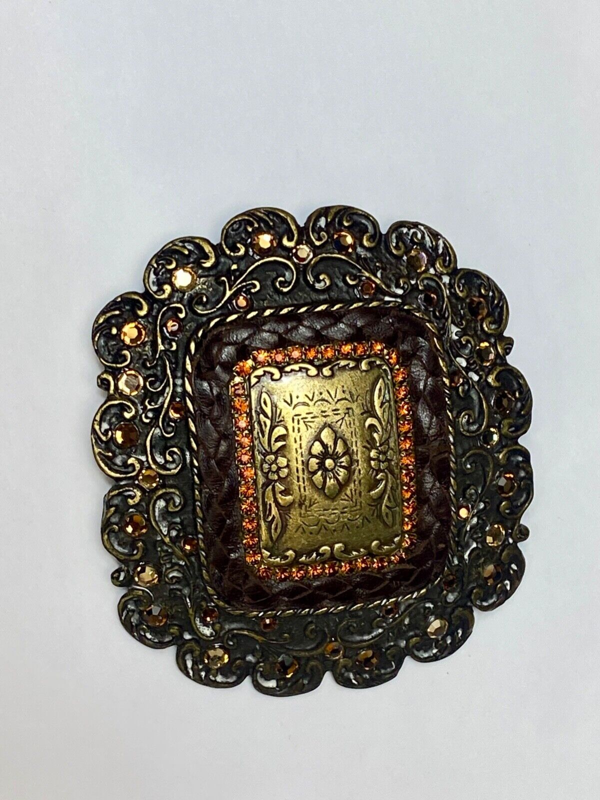 Beautiful leather & rhinestone accented Mesh center India inspired belt buckle