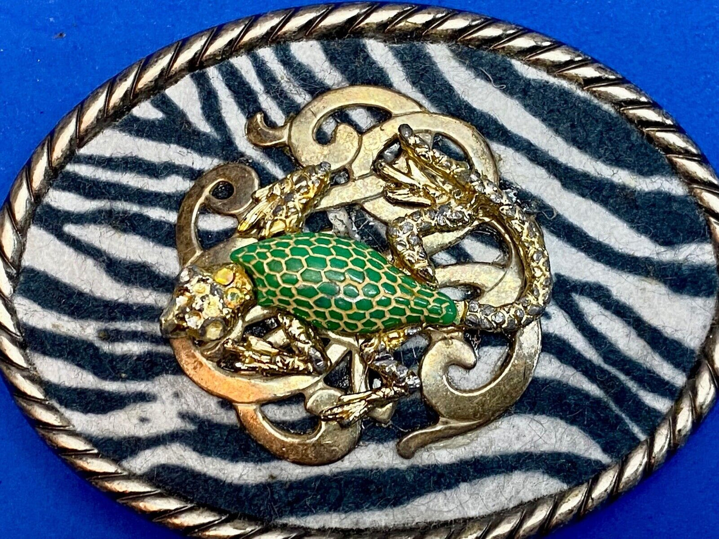 Unique! Zebra Pattern Belt Buckle With Green Lizard ?Insect Bug? Center