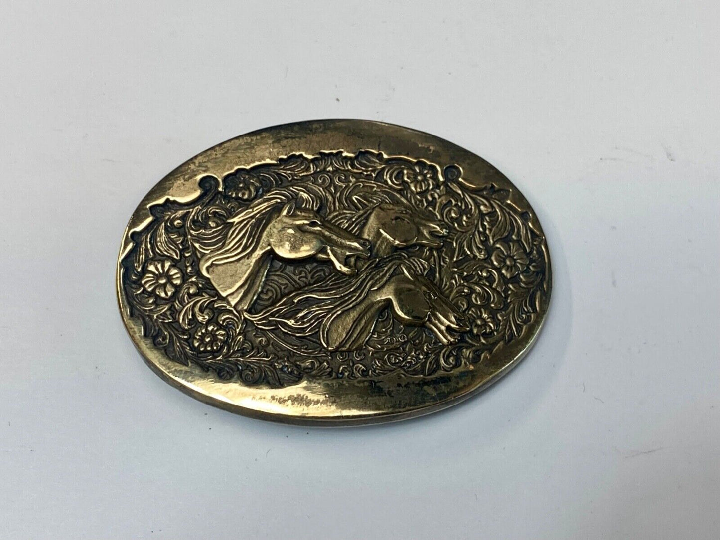 Three horse Heads flower swirl First Edition belt buckle by Award Design Medals