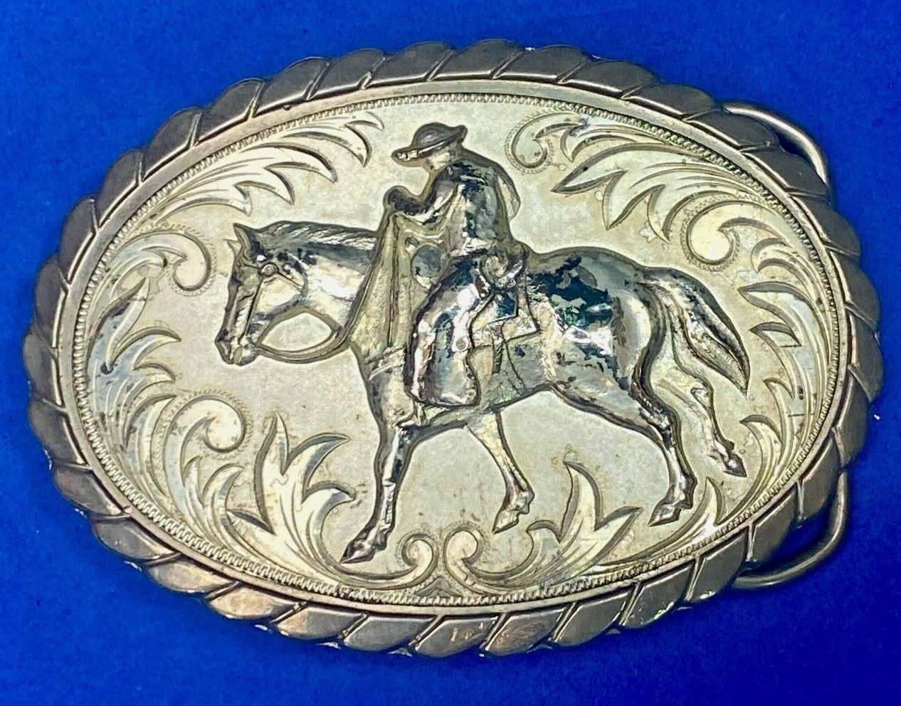 Vintage Cowboy Man Riding Horse Horseback Oval Western Style Belt Buckle