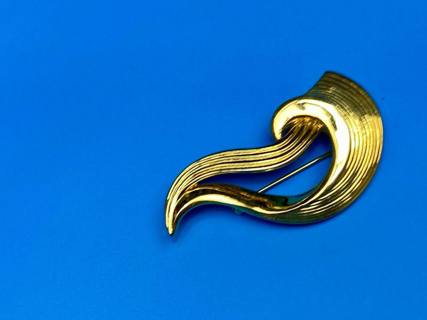 Vintage Brooch MJENT M Jent gold tone Abstract leaf swirl wave Large lapel pin