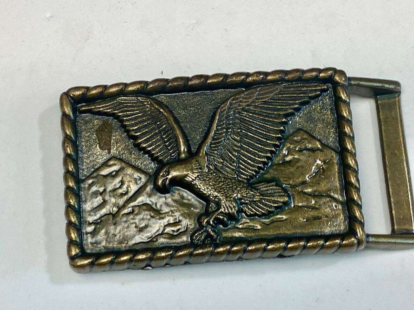 Vintage Soaring Flying Eagle Flying Brass Tone Belt Buckle Mountains Talons