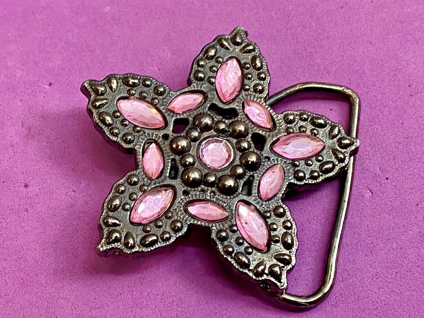 Beautiful star Vintage Cut - Out Multiple rhinestone belt buckle
