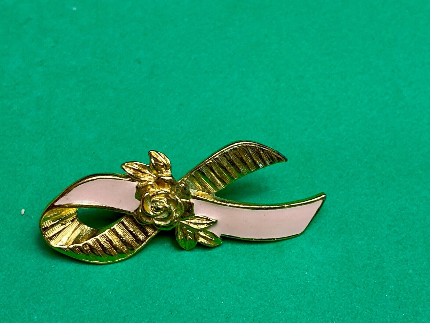 Vintage Avon Breast Cancer Awareness Lapel Pink Flower Ribbon Roses Brooch Pin