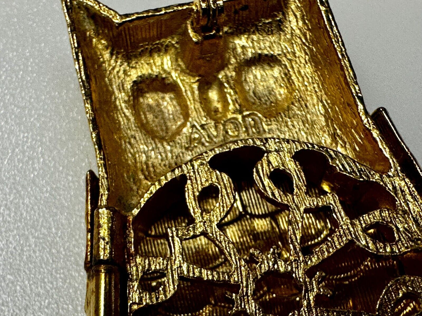 Beautiful Owl Perfume Glace Gold Tone Brooch Pin Signed by Avon