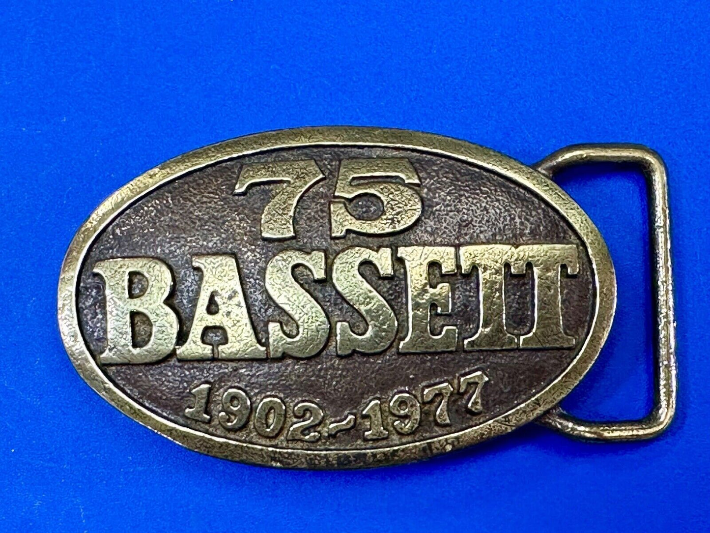 Vintage 75 BASSETT Furniture 1902 - 1977 solid brass belt buckle