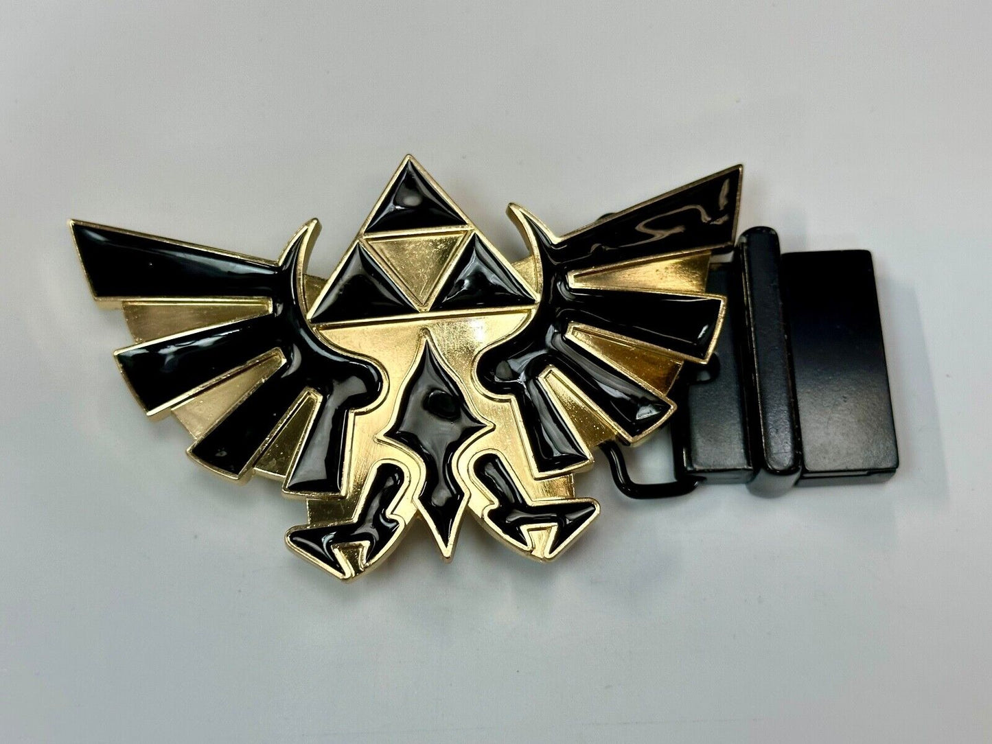 THE LEGEND OF ZELDA Black and Gold Triforce 2015 Nintendo gamers BELT BUCKLE