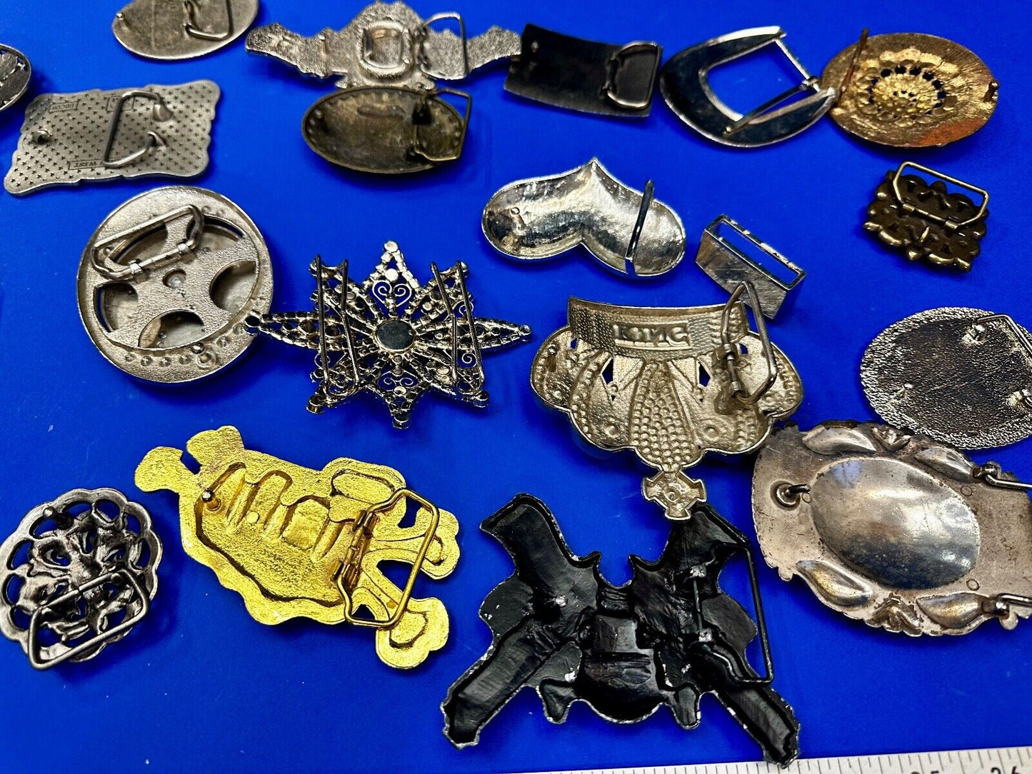 21 Bulk Lot Junk Drawer Grab Bag of REPAIR Belt Buckle - Missing Rhinestone's