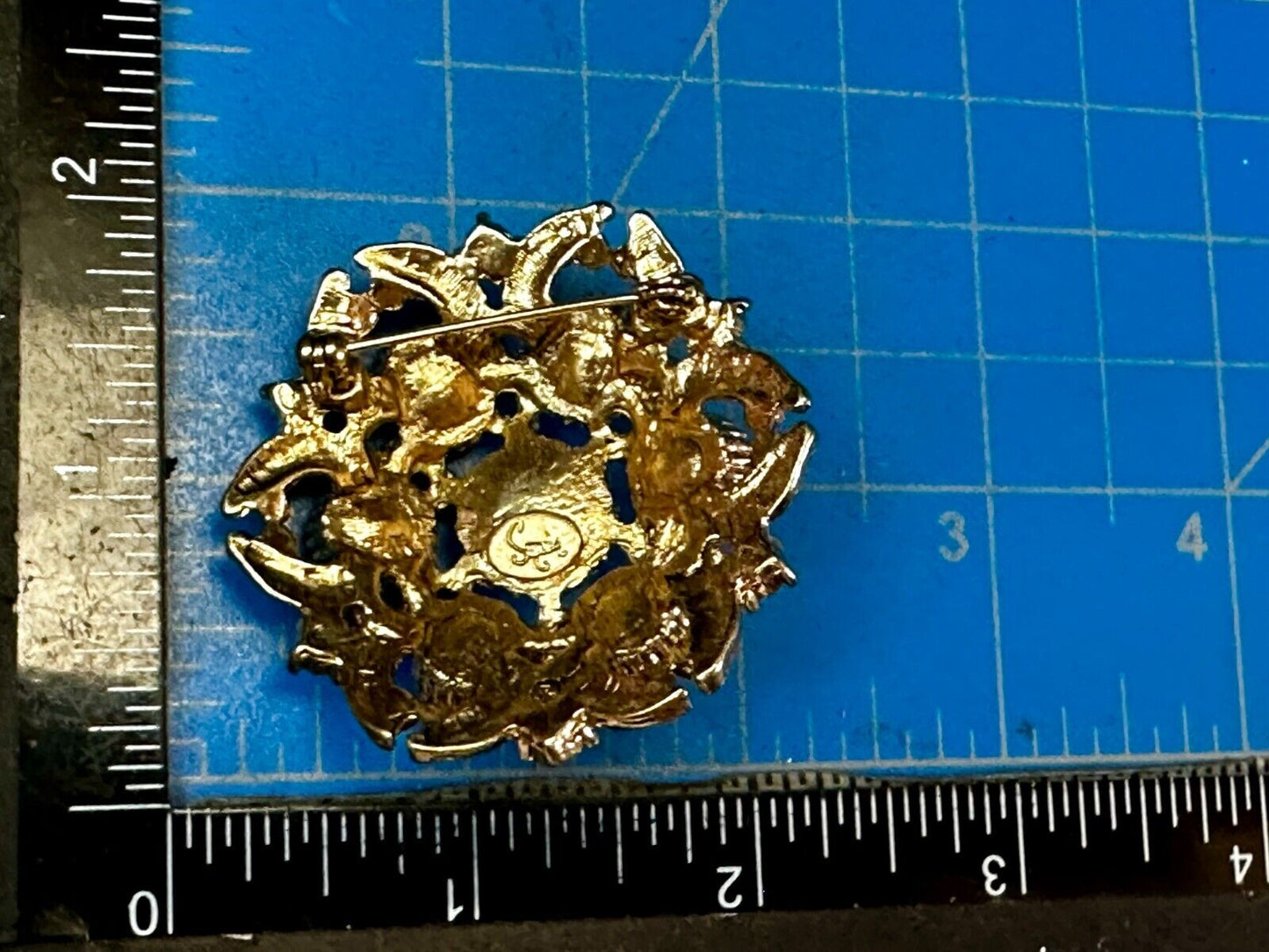 Beautiful Round Flower Shaped Blue Green Rhinestone Brooch Pin Signed by SQUIRE