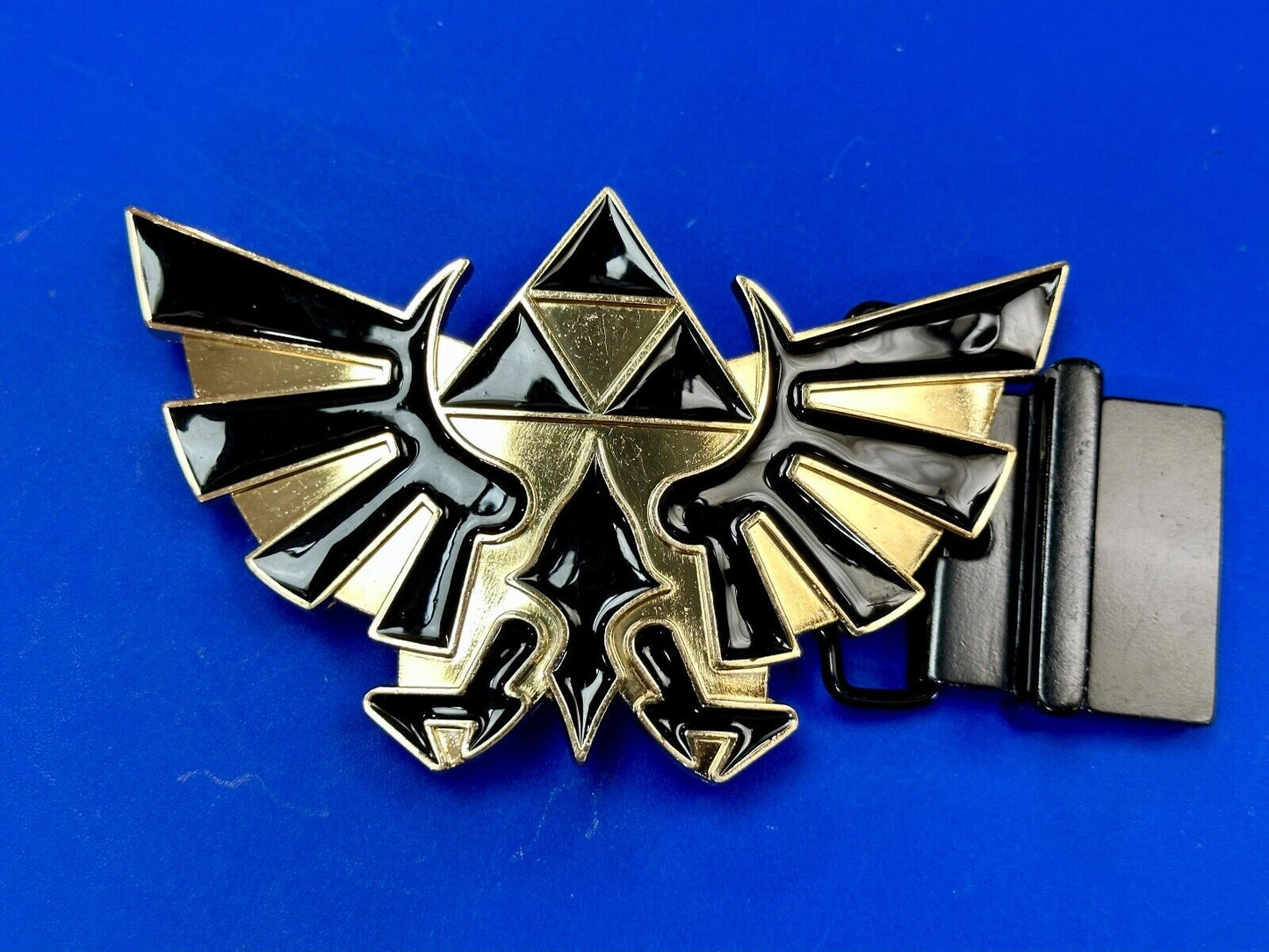 THE LEGEND OF ZELDA Black and Gold Triforce 2015 Nintendo gamers BELT BUCKLE