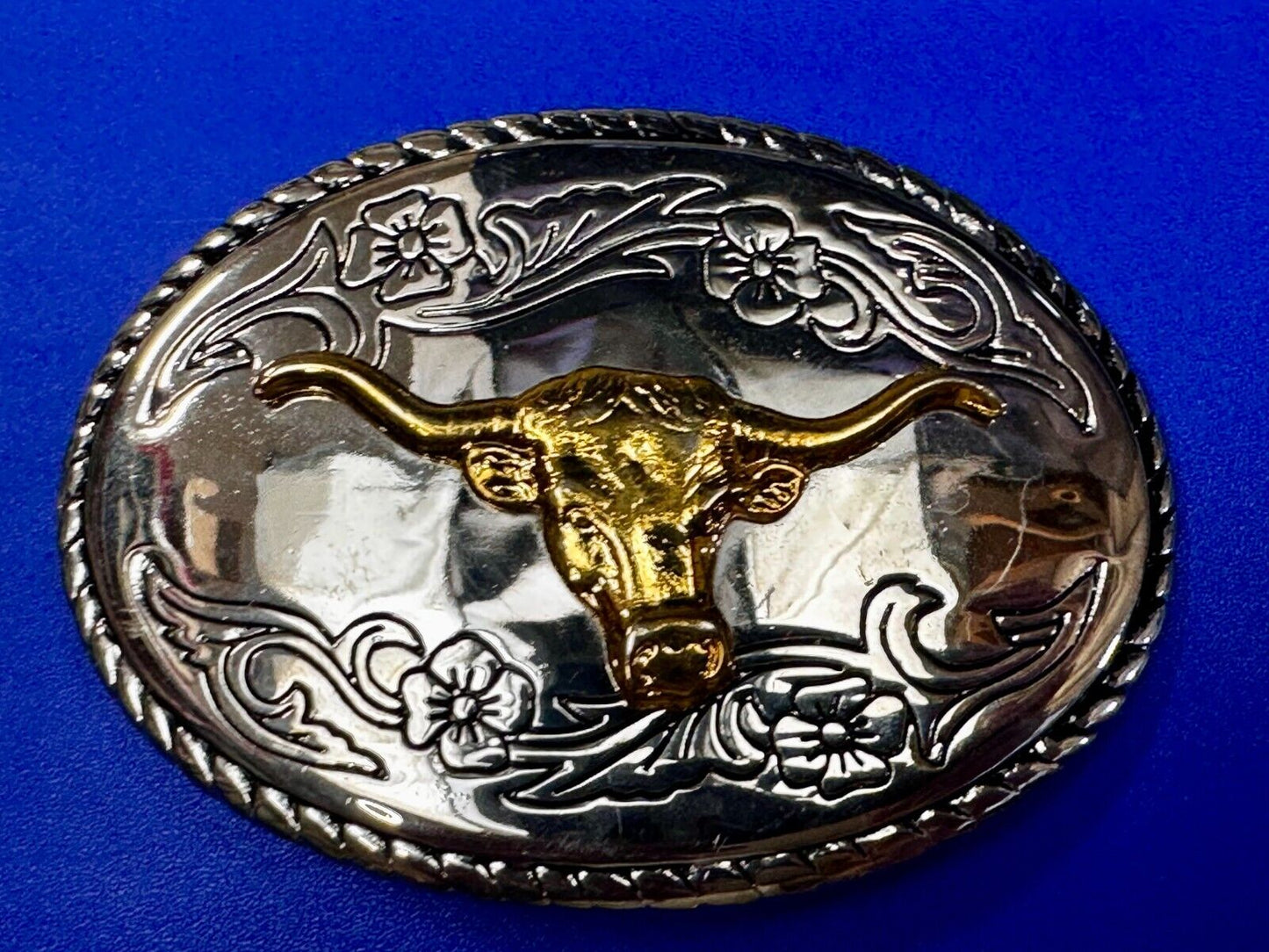 Texas Longhorn Steer Bull Cow Skull Reflective Oval Two Tone Vintage Belt Buckle