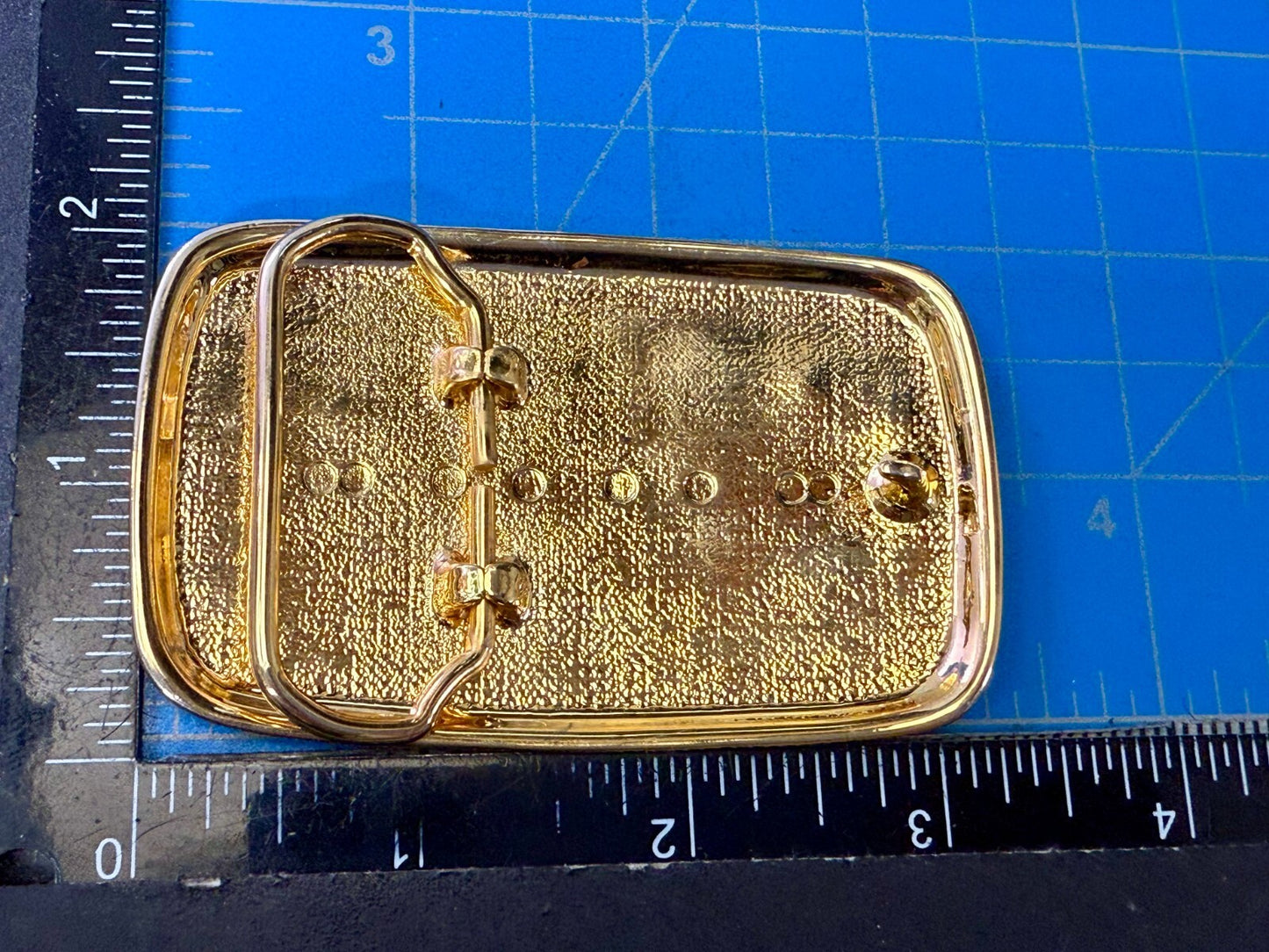 Basket Weave Mesh Pattern on Gold Color Western Style Belt Buckle