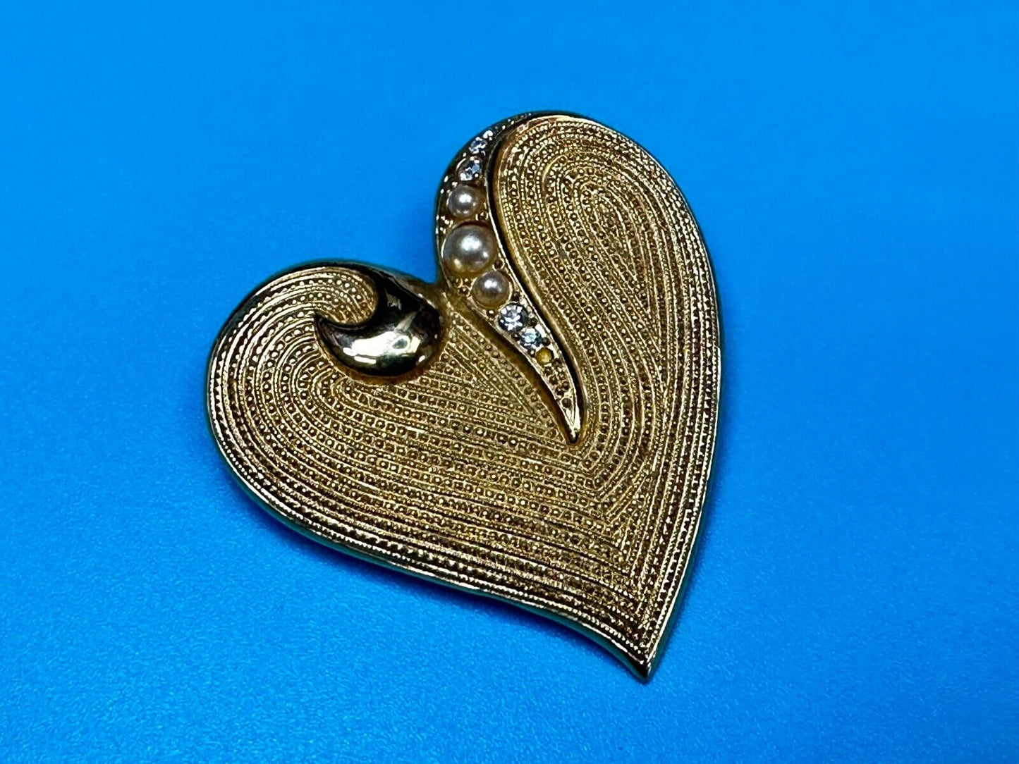 Textured Heart Rhinestones Pearl Brooch by Venue USA - Pin Missing Rhinestone