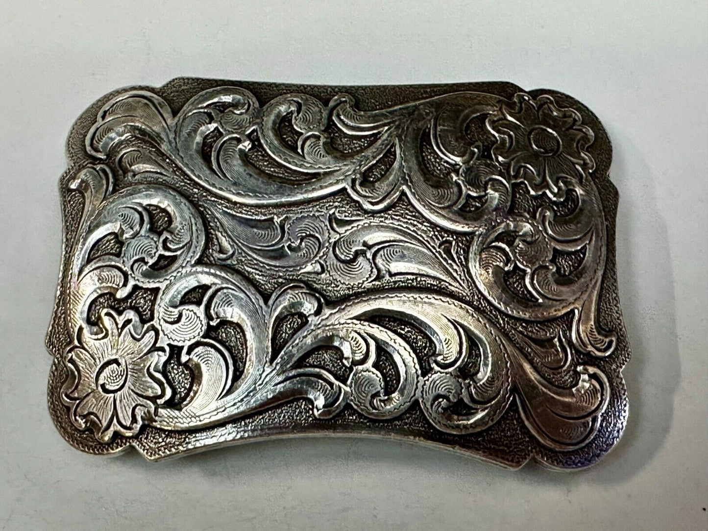 Beautiful Detailed Flower Swirl Floral Theme Silver Tone Rectangular Belt Buckle