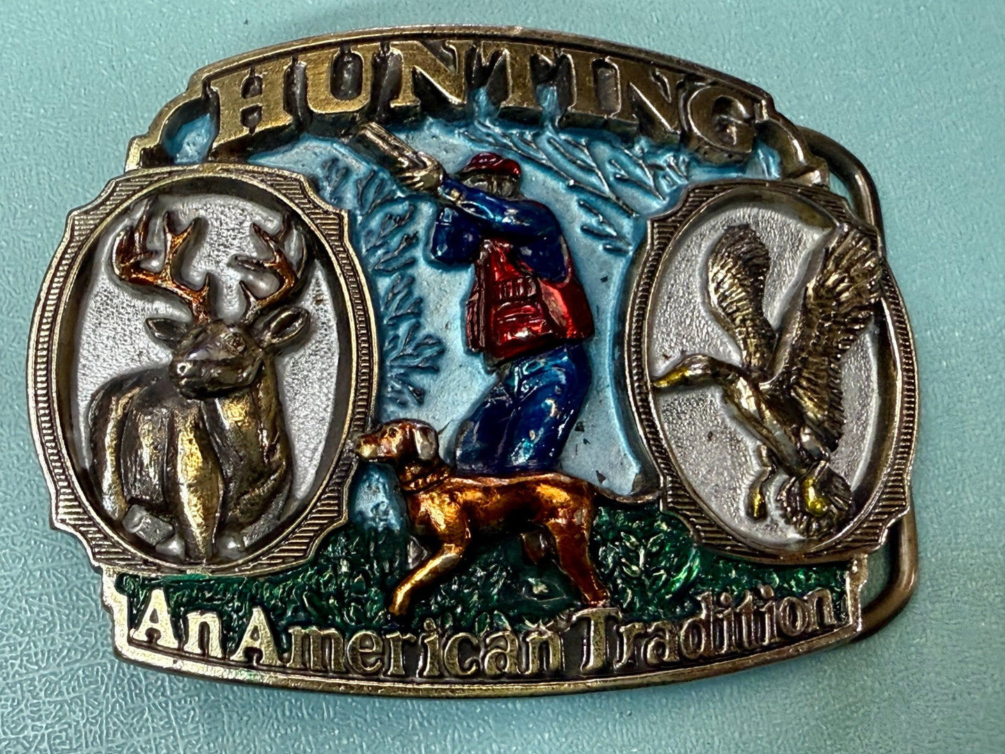 An American Tradition HUNTING Dog Duck Buck Deer Sportsman Vtg. 1986 Belt Buckle