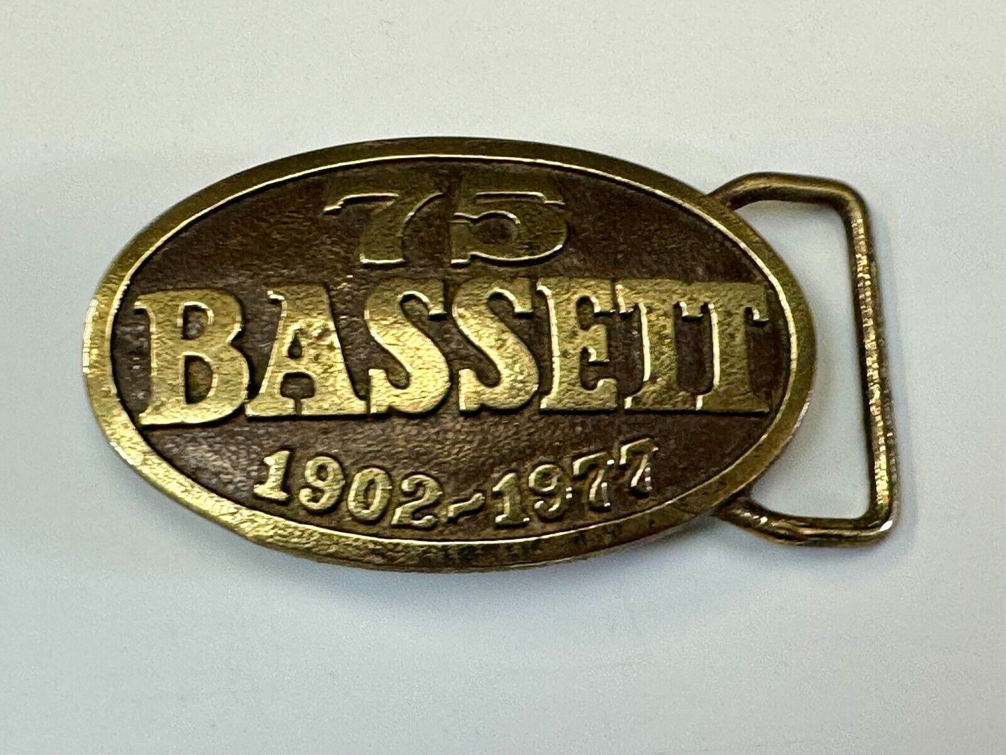 Vintage 75 BASSETT Furniture 1902 - 1977 solid brass belt buckle