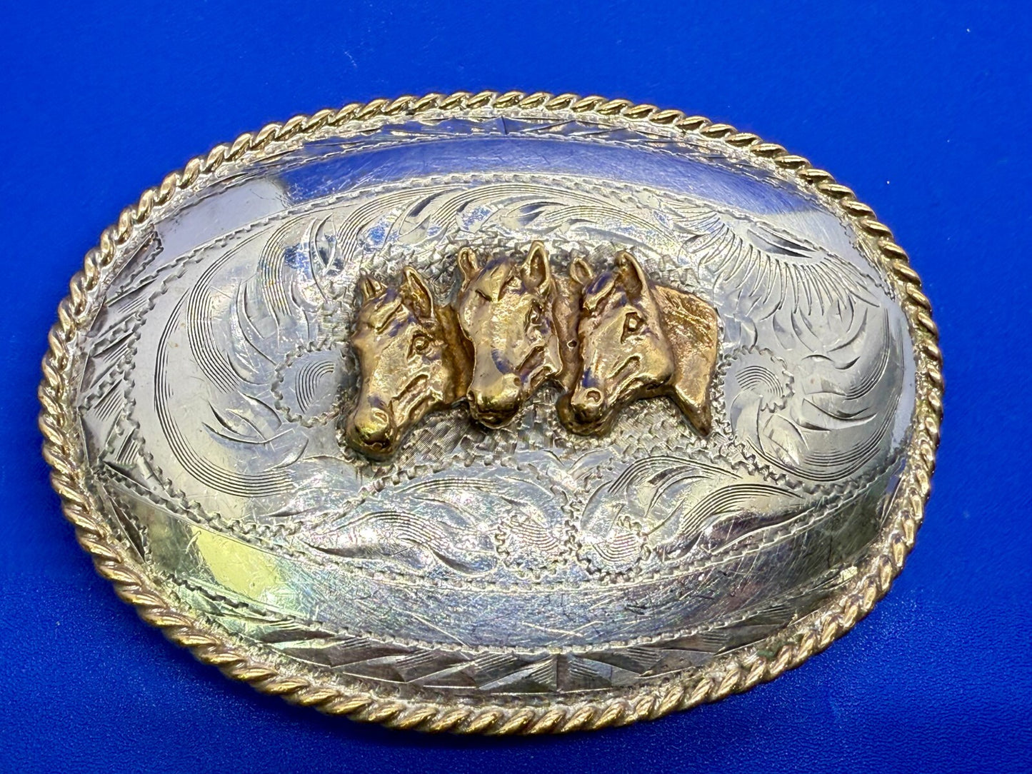3 Horse Heads - Blank Ribbons Tex Tan Sterling Front Hand Engraved Belt Buckle