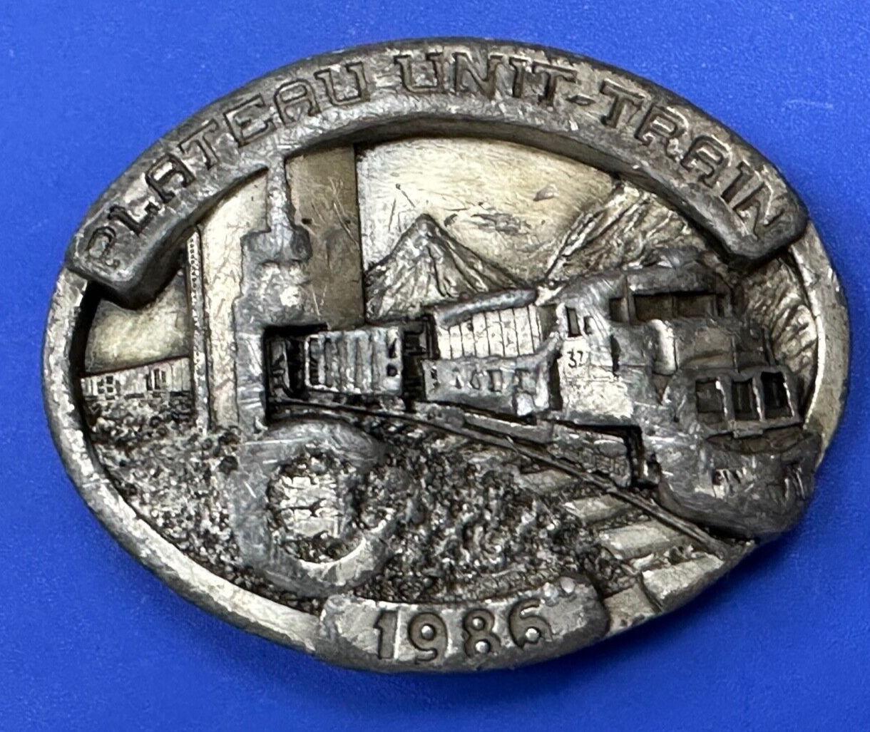 Vintage 1986 RR Plateau Unit Train commemorative pre-loved siskiyou belt buckle