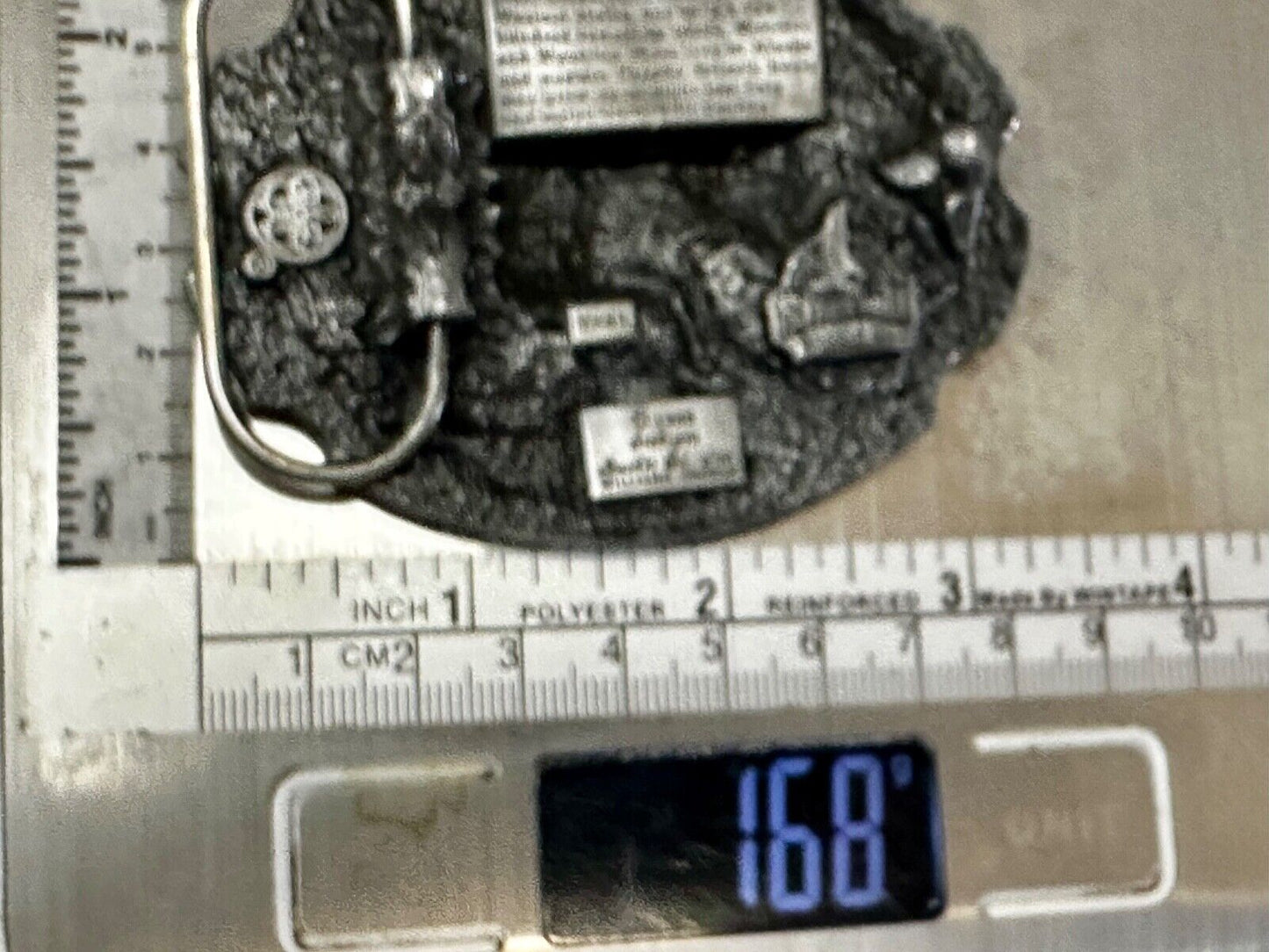 Alaska Bear drinking from stream Vintage 1986 Siskiyou V-55 Belt Buckle