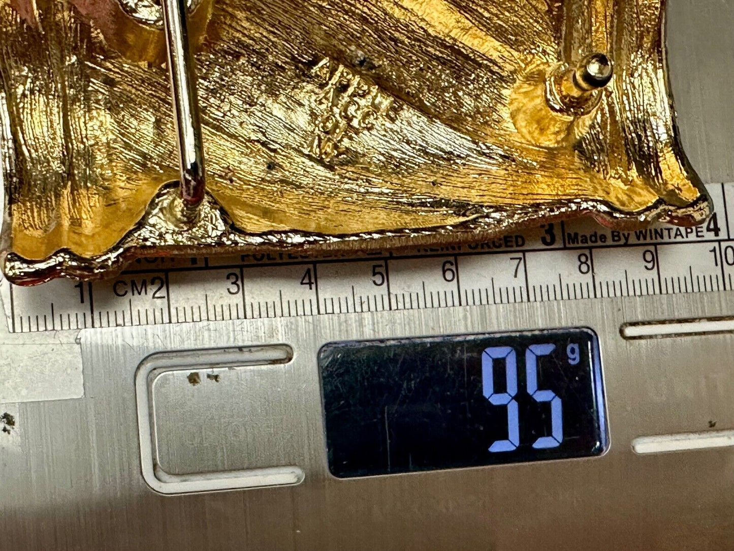 Vintage Apple accessories of NY gold tone tube shape belt buckle