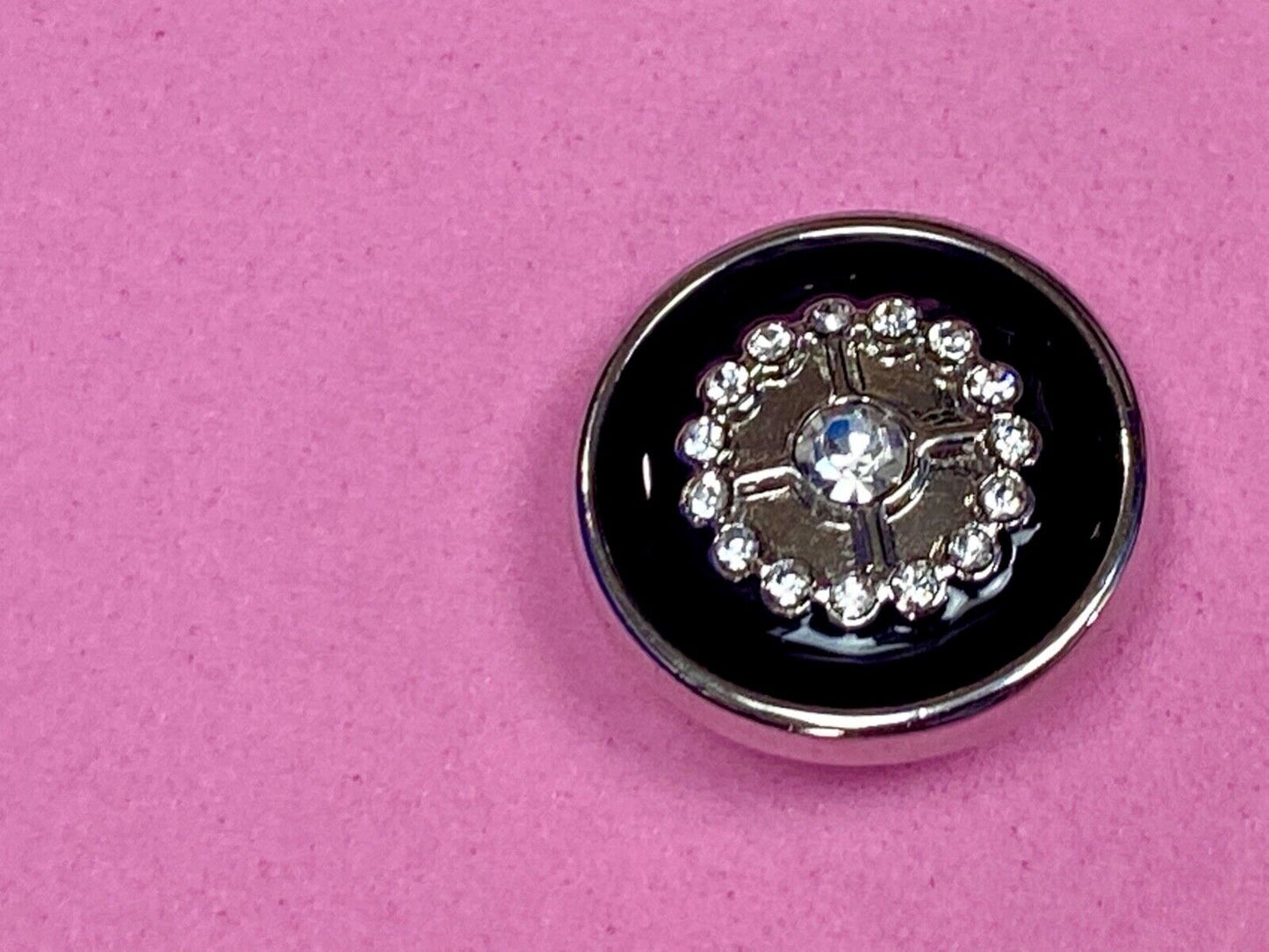 Black Enameled Rhinestone accented 18mm Ginger Snap Magnolia And Vine