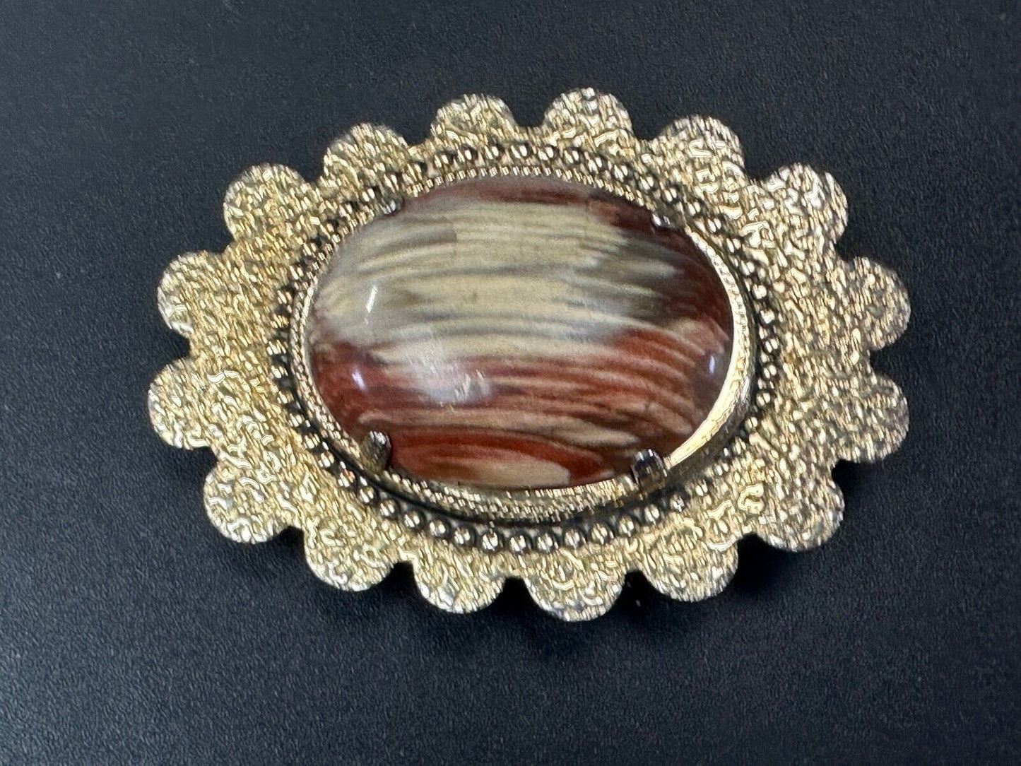 Beautiful Agate cabochon Red cab stone centerpiece on western belt buckle