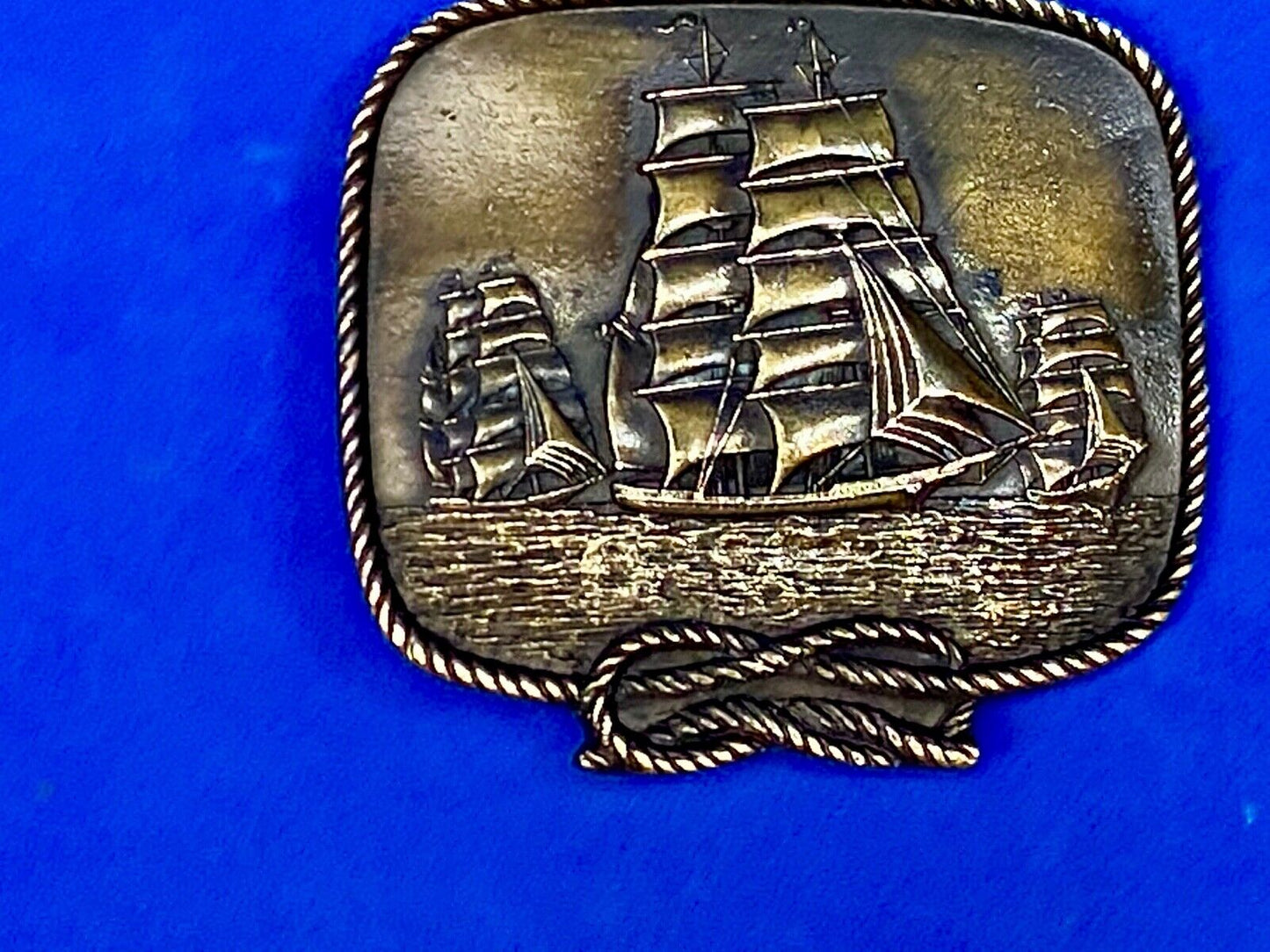 Beautiful 787 three sailboats with ornate ope boarder brass tone? belt buckle