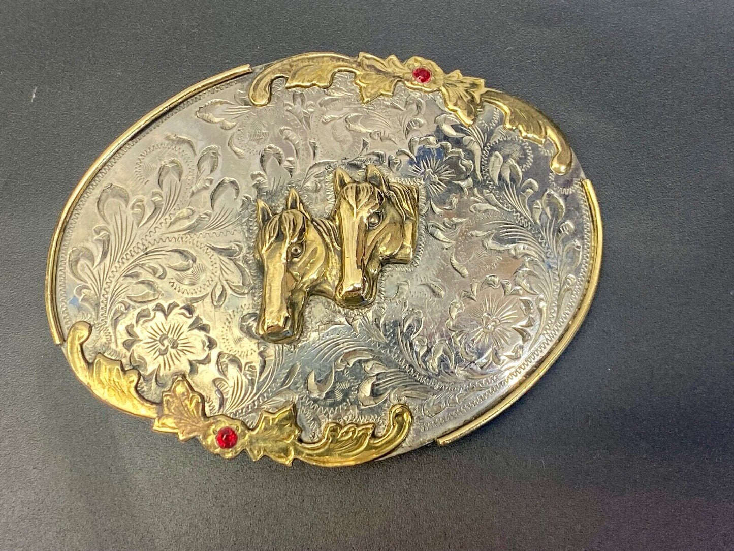 Beautiful & Quality! Vintage horse head Bust Flower Swirl 4" belt buckle