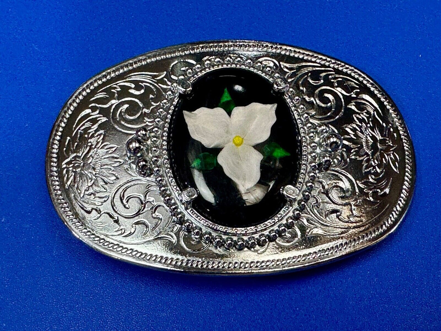 Beautiful Flower as Western oval centerpiece Cab Style belt buckle