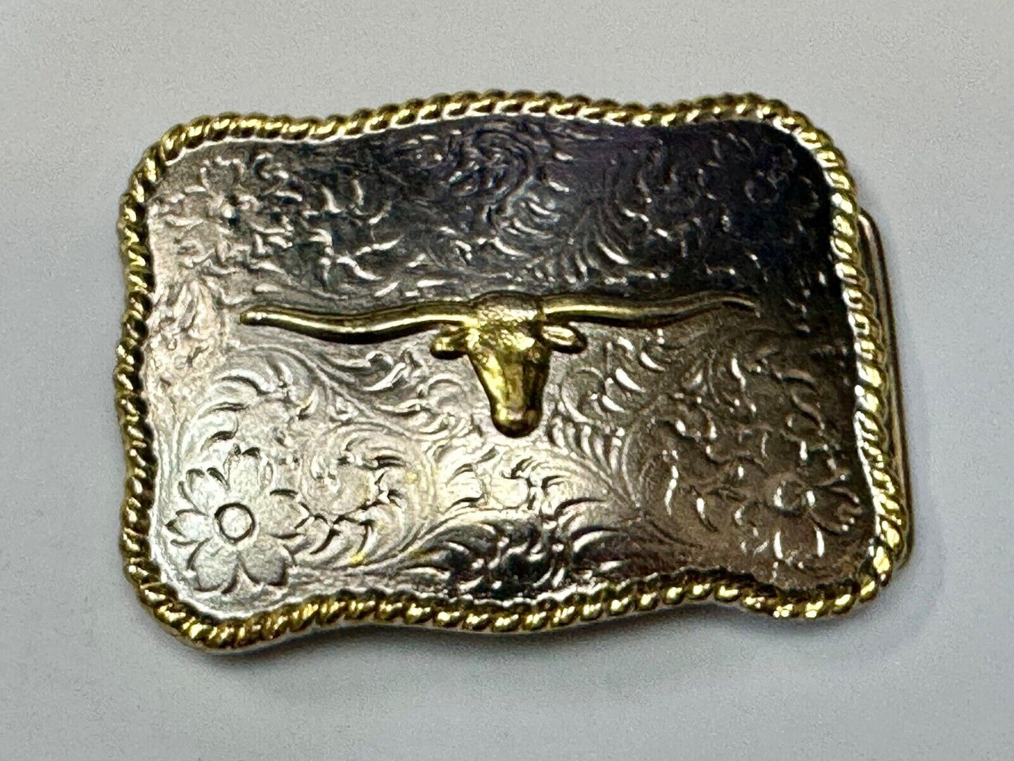 Texas Longhorn Cow Steer flower swirl Belt Buckle w/ thick rope boarder