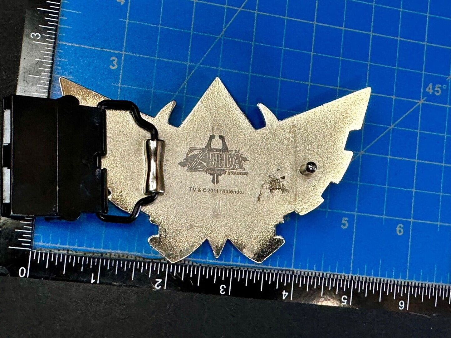 The Legend Of Zelda Triforce Nintendo 2011 Belt Buckle with buckle extender