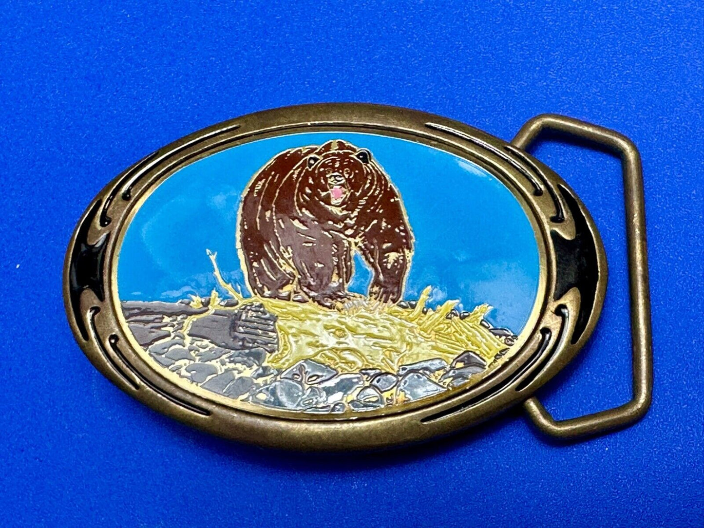 Vintage Bear F 09 FC 1988 solid brass belt buckle