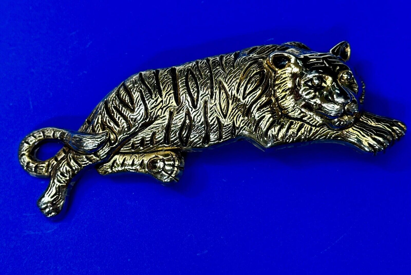 Tiger Mountain Lion HUGE 6" Wide Large Gold Tone Vintage Belt Buckle
