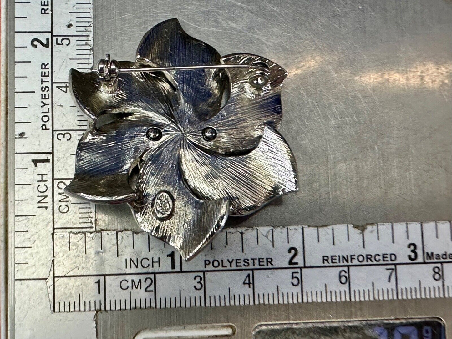 Adorable Figural BOW Premere Designs PD signed vintage brooch pin