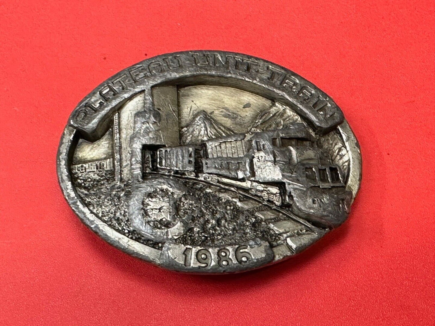 Vintage 1986 RR Plateau Unit Train commemorative pre-loved siskiyou belt buckle