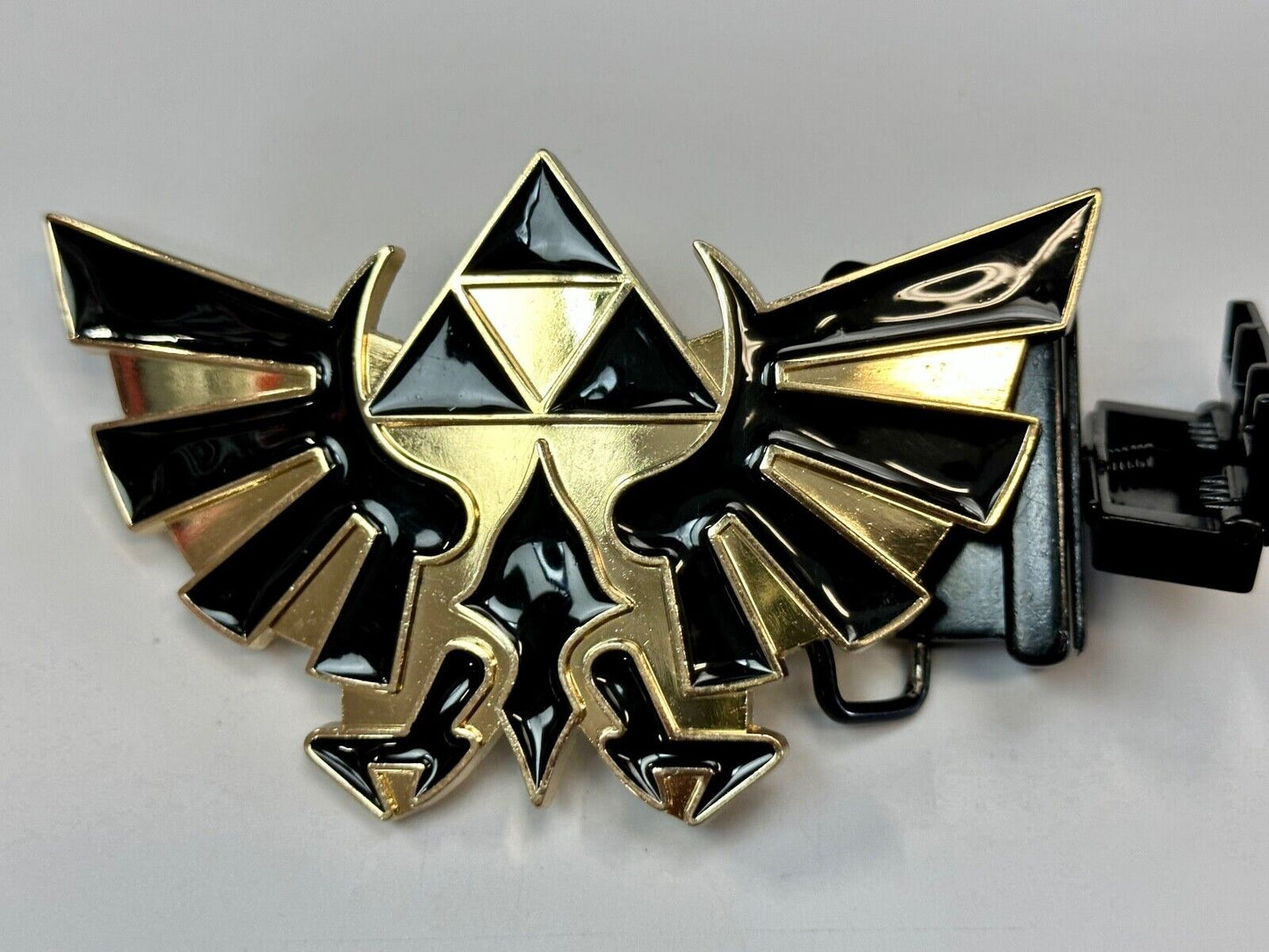 THE LEGEND OF ZELDA Black and Gold Triforce 2015 Nintendo gamers BELT BUCKLE