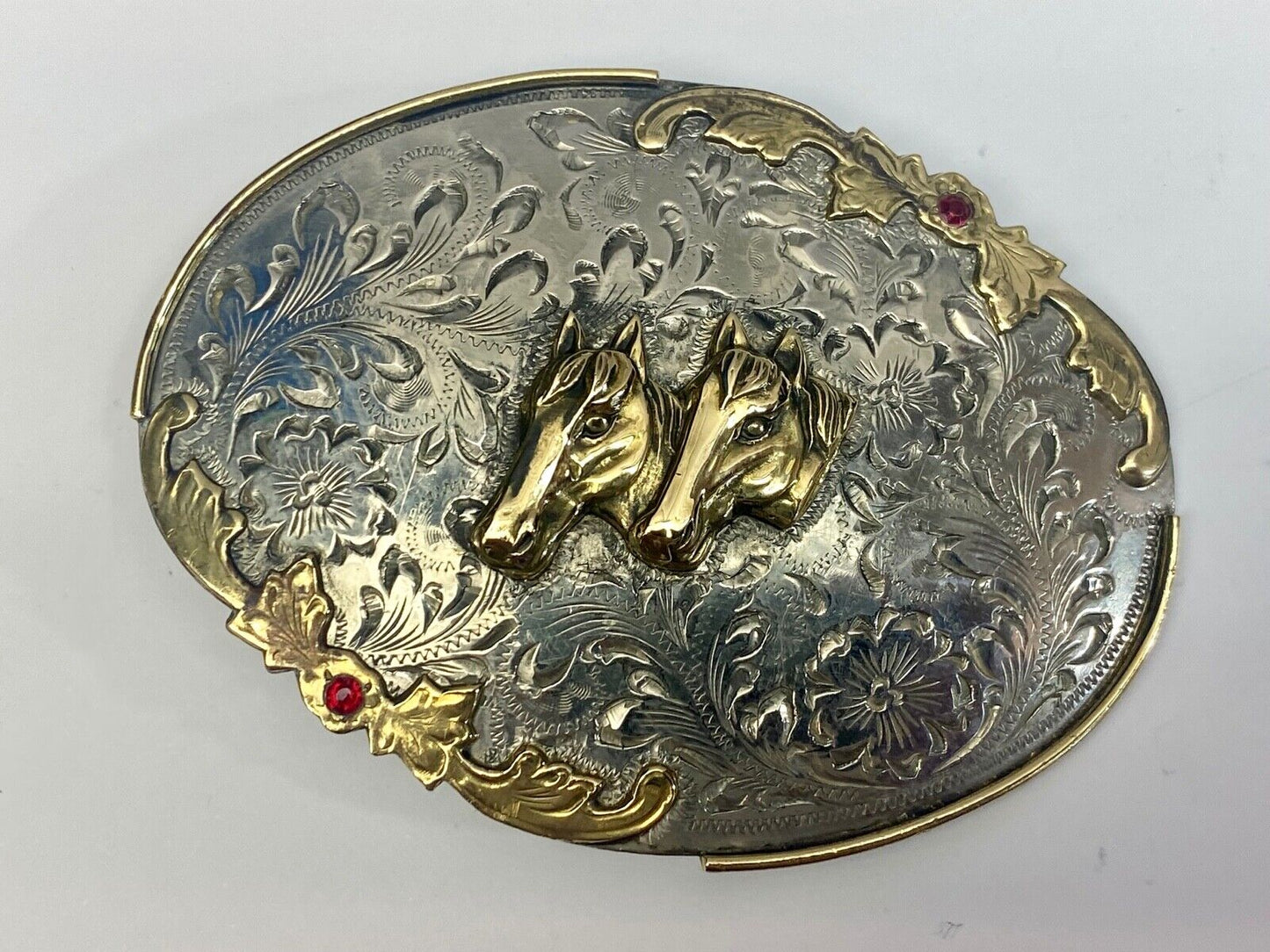 Beautiful & Quality! Vintage horse head Bust Flower Swirl 4" belt buckle