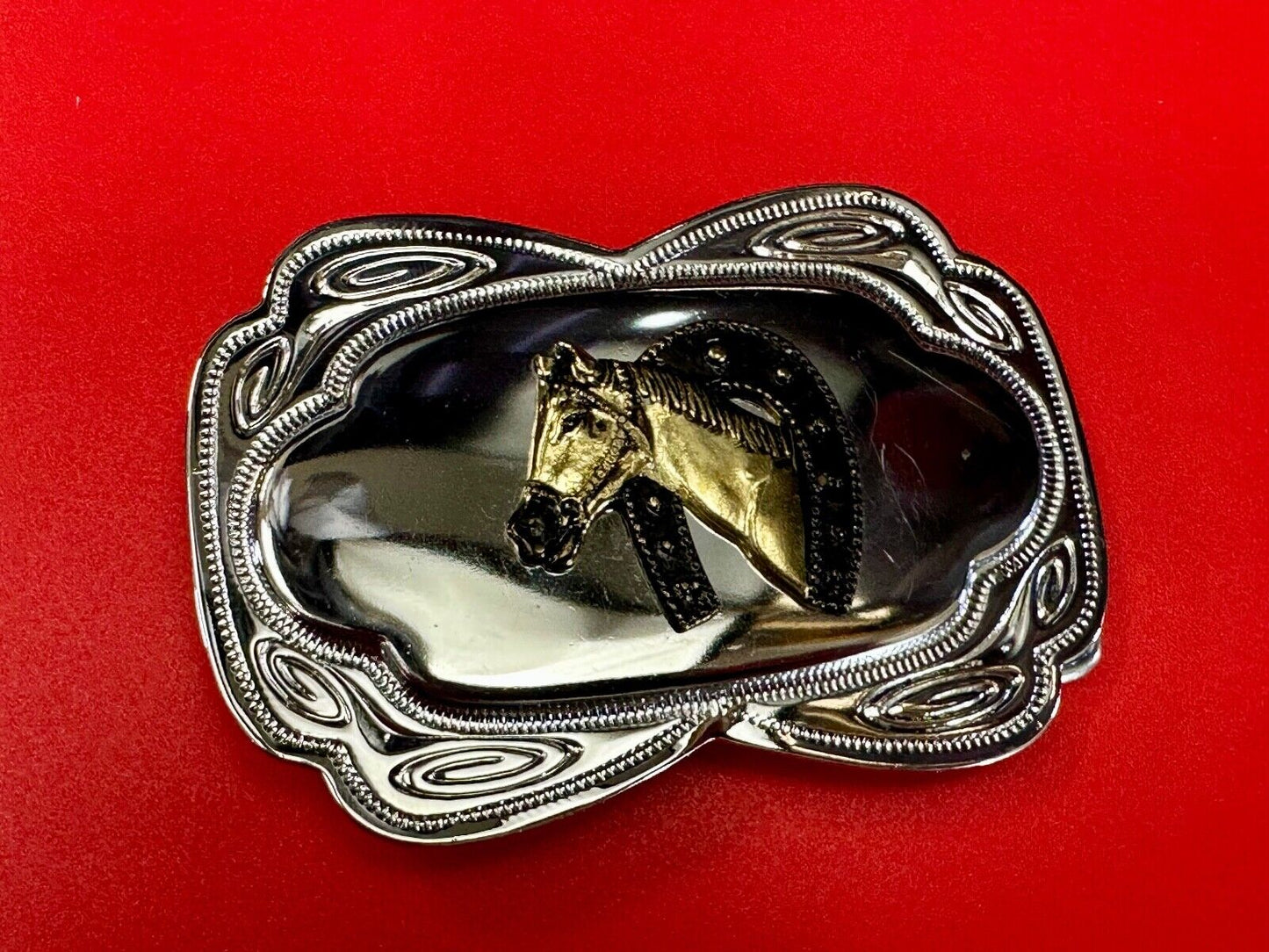 Beautiful NOS Horse head / lucky horseshoe - two tone reflective belt buckle