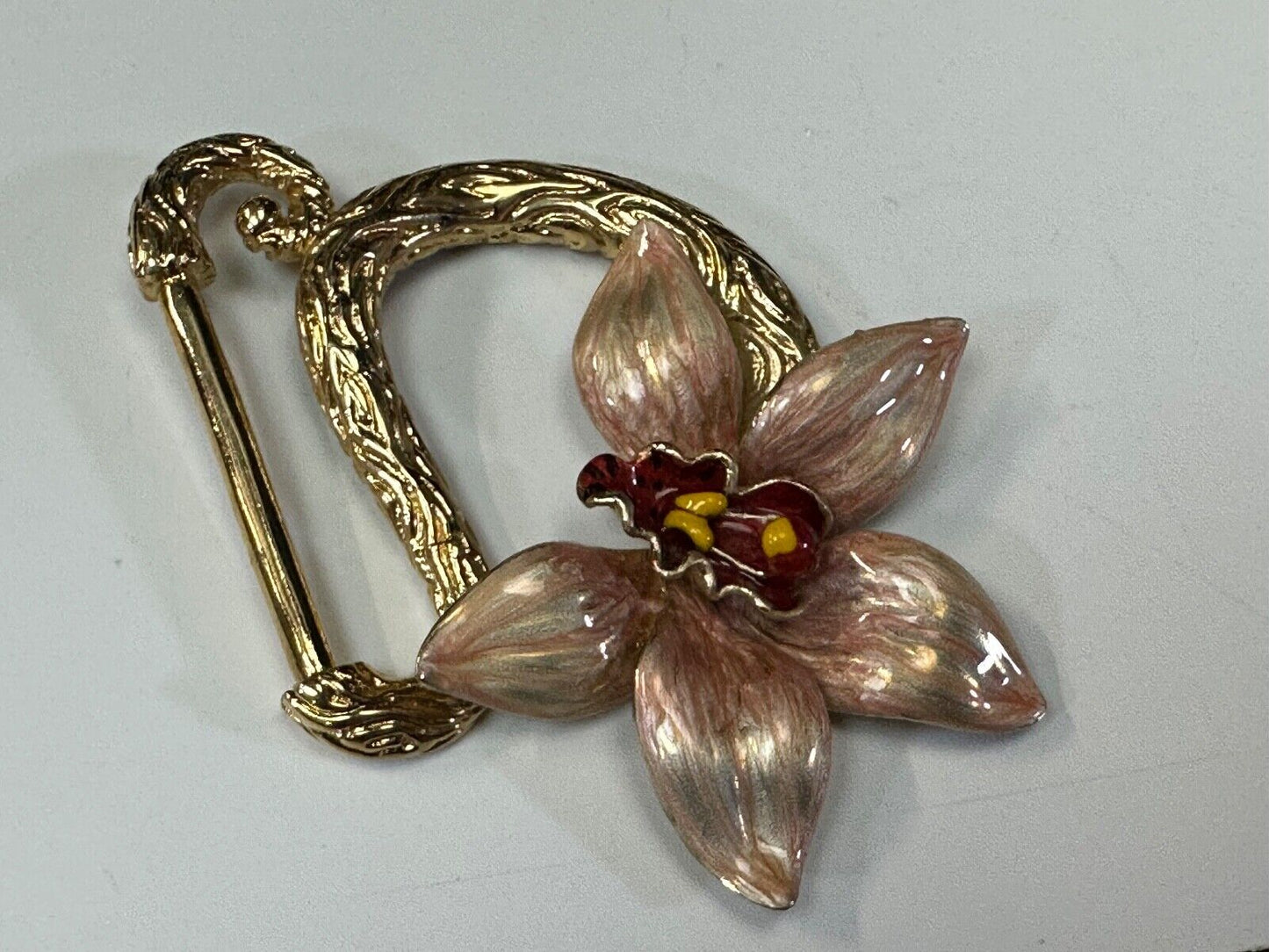 Beautiful flower cutout jeweled brushed enamel cutout belt buckle