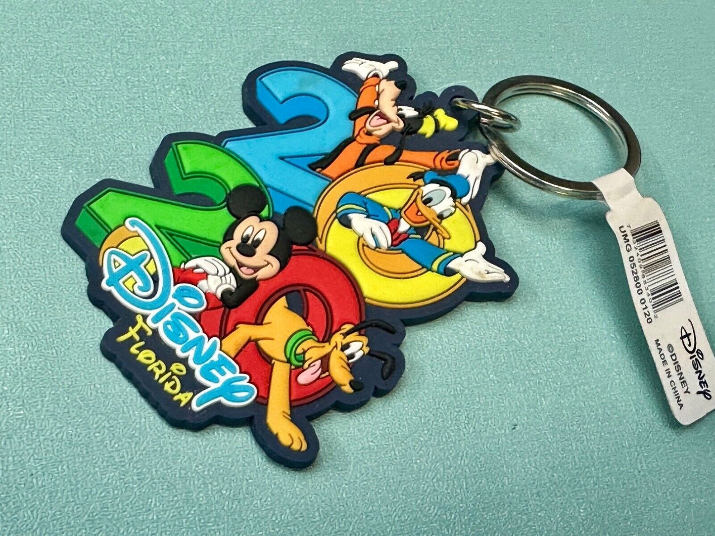 2020 Celebration Disney Florida Mickey Goofy Pluto Keychain - Key Ring Chain