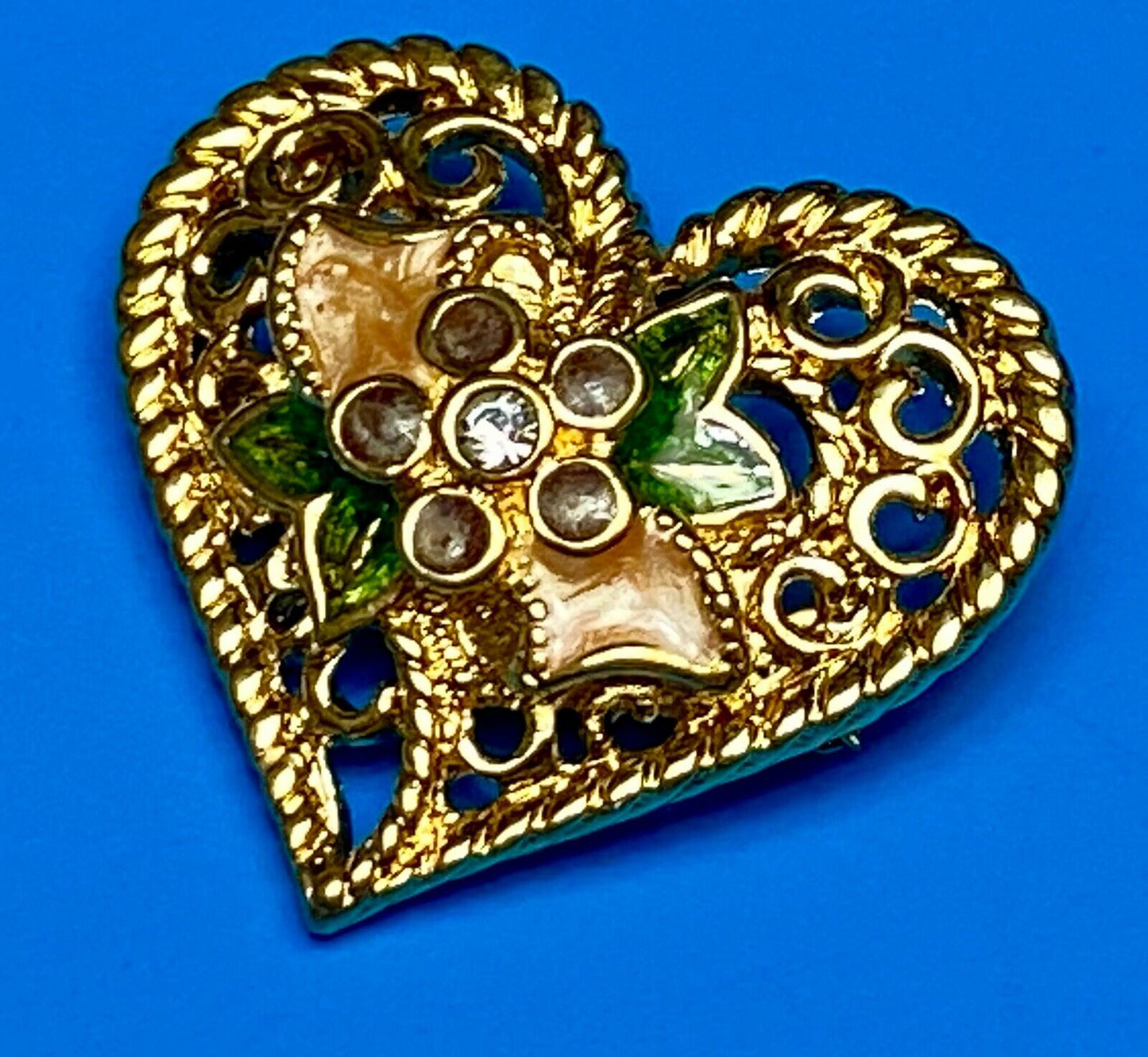 Beautiful I Love You heart-shaped see-through gold tone? 1" pin brooch