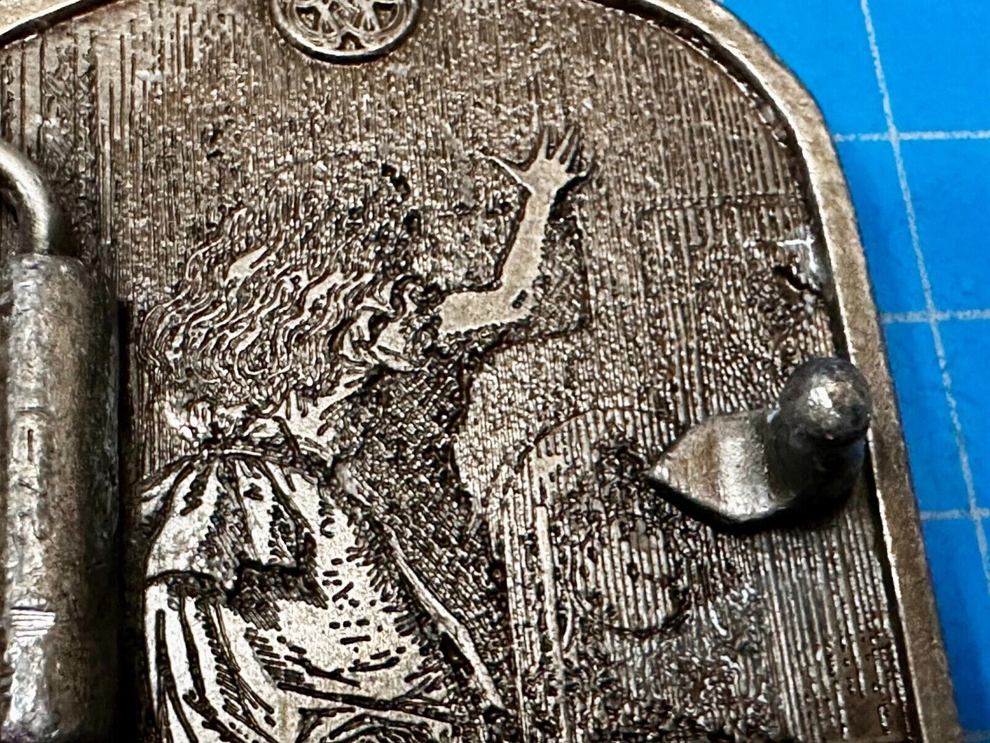 Alice In Wonderland Through The Looking Glass Vintage 1974 Belt Buckle- Bergamot