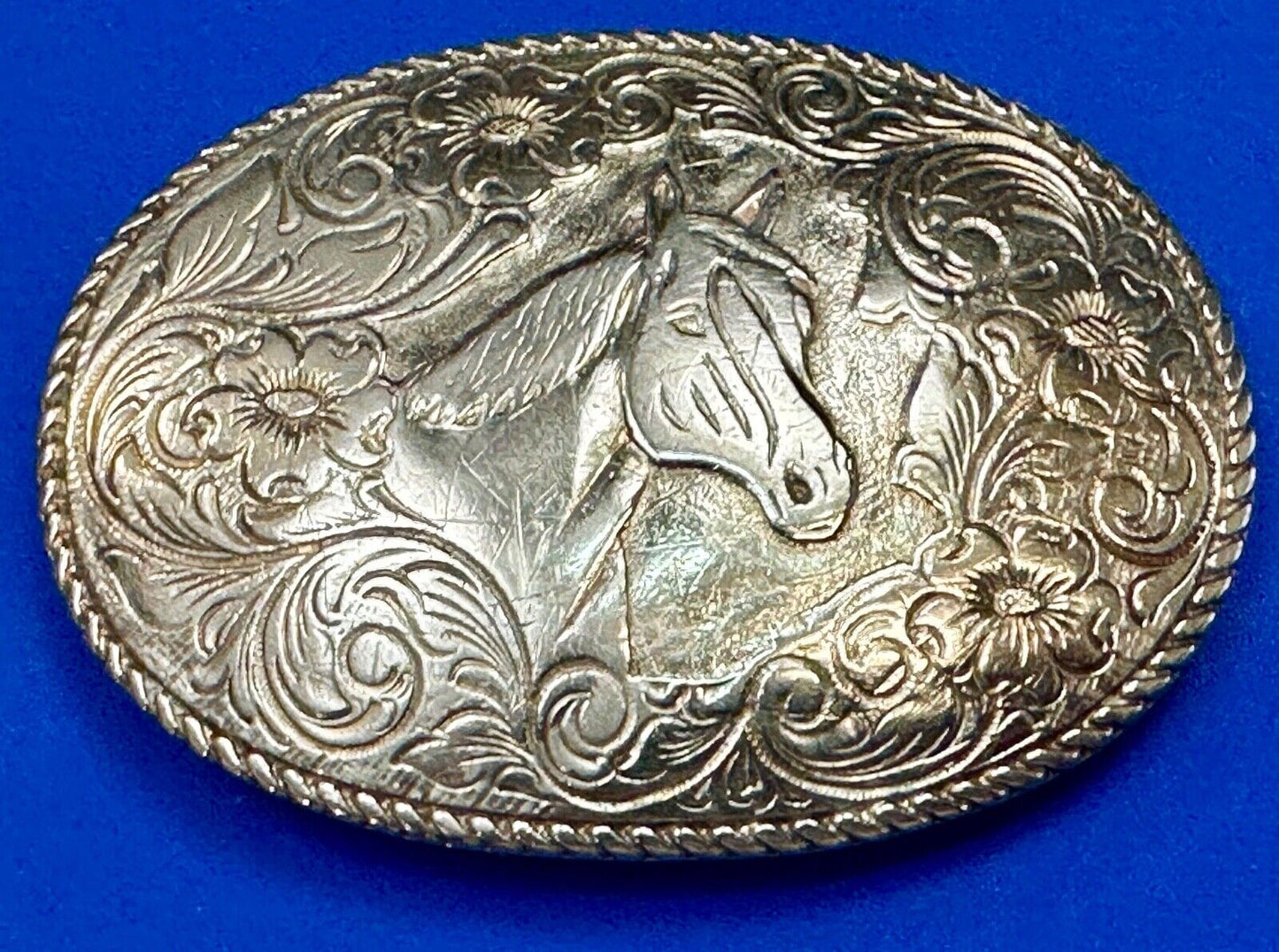 Beautiful large ornate HORSE BUST HEAD on engraved flower swirl belt buckle