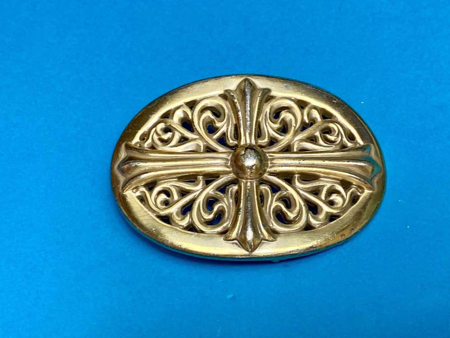 Beautiful Ornate Gold Color Western See Through Oval Belt Buckle